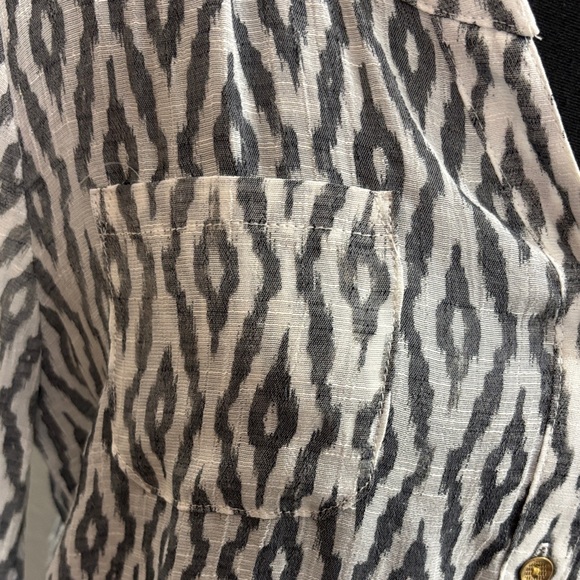 129  NWT  I. N. Studio Women's Black and White Patterned Top. SzPM - Picture 9 of 11